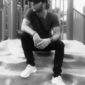 Meet your Posher, Dominic